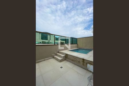 Apartamento à venda com 143m², 3 quartos e 2 vagas Apartamento à venda com 143m², 3 quartos e 2 vagasTerraço - Piscina