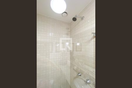 Apartamento à venda com 143m², 3 quartos e 2 vagas Apartamento à venda com 143m², 3 quartos e 2 vagasBanheiro social 1