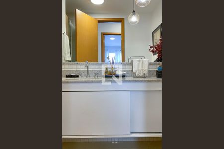 Apartamento à venda com 143m², 3 quartos e 2 vagas Apartamento à venda com 143m², 3 quartos e 2 vagasBanheiro social 1