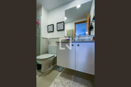 Apartamento à venda com 143m², 3 quartos e 2 vagas Apartamento à venda com 143m², 3 quartos e 2 vagasBanheiro da suíte