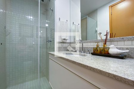 Apartamento à venda com 143m², 3 quartos e 2 vagas Apartamento à venda com 143m², 3 quartos e 2 vagasBanheiro social 1