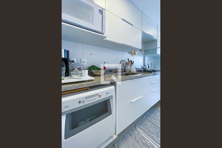 Apartamento à venda com 143m², 3 quartos e 2 vagas Apartamento à venda com 143m², 3 quartos e 2 vagasCozinha