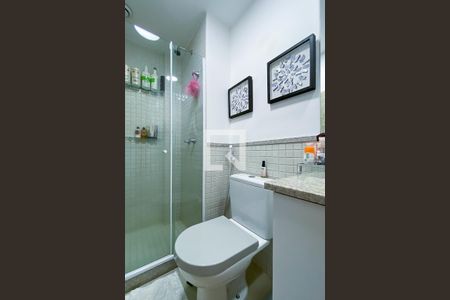 Apartamento à venda com 143m², 3 quartos e 2 vagas Apartamento à venda com 143m², 3 quartos e 2 vagasBanheiro da suíte