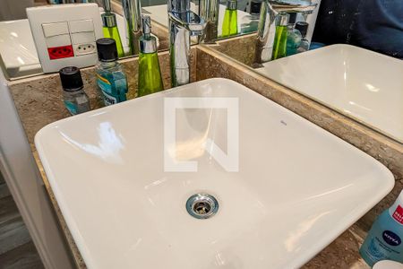 Apartamento à venda com 106m², 2 quartos e 2 vagas Apartamento à venda com 106m², 2 quartos e 2 vagasBanheiro da Suíte 1