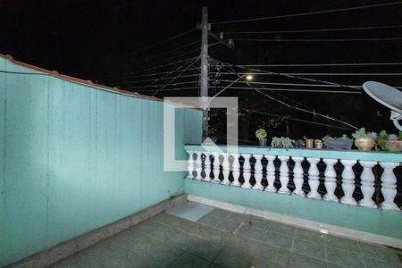 Casa à venda com 100m², 4 quartos e 2 vagas Casa à venda com 100m², 4 quartos e 2 vagasVaranda