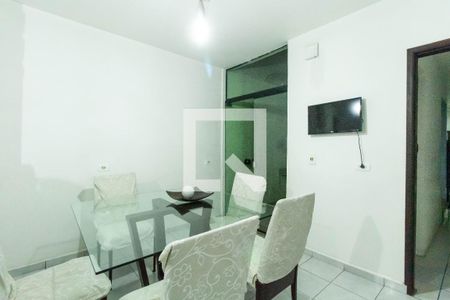 Casa à venda com 100m², 4 quartos e 2 vagas Casa à venda com 100m², 4 quartos e 2 vagasSala de Jantar