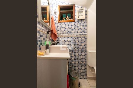 Casa à venda com 100m², 4 quartos e 2 vagas Casa à venda com 100m², 4 quartos e 2 vagasLavabo