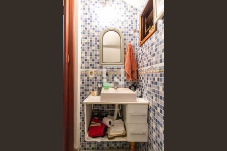 Casa à venda com 100m², 4 quartos e 2 vagas Casa à venda com 100m², 4 quartos e 2 vagasLavabo