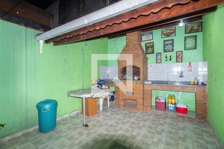 Casa à venda com 100m², 4 quartos e 2 vagas Casa à venda com 100m², 4 quartos e 2 vagasÁrea de Serviço