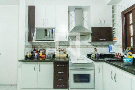 Casa à venda com 100m², 4 quartos e 2 vagas Casa à venda com 100m², 4 quartos e 2 vagasCozinha