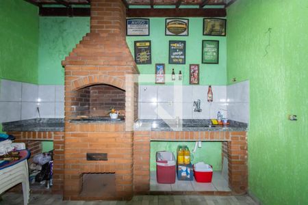 Casa à venda com 100m², 4 quartos e 2 vagas Casa à venda com 100m², 4 quartos e 2 vagasChurrasqueira