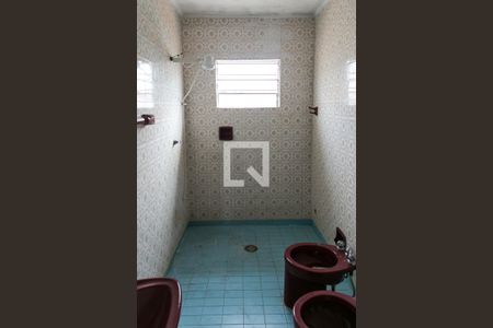 Casa para alugar com 110m², 4 quartos e 2 vagasBanheiro 1