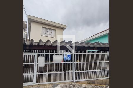 Casa para alugar com 110m², 4 quartos e 2 vagasFachada