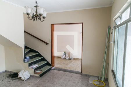 Sala   de casa para alugar com 4 quartos, 110m² em Parque Vitoria, São Paulo