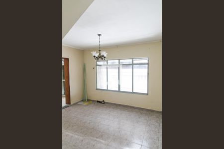 Sala   de casa para alugar com 4 quartos, 110m² em Parque Vitoria, São Paulo