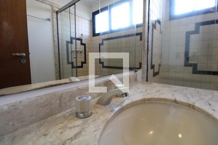 Apartamento para alugar com 70m², 1 quarto e 2 vagasBanheiro da Suíte