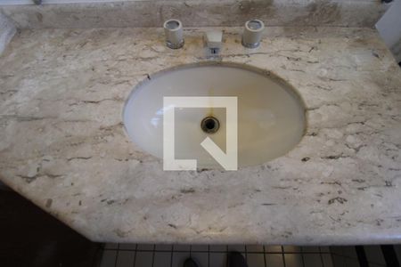 Apartamento para alugar com 70m², 1 quarto e 2 vagasBanheiro da Suíte