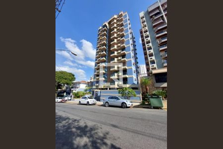 Apartamento para alugar com 70m², 1 quarto e 2 vagasFachada do Condomínio