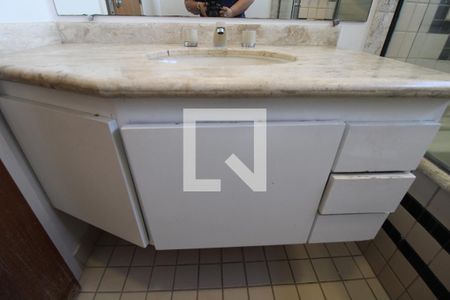 Apartamento para alugar com 70m², 1 quarto e 2 vagasBanheiro da Suíte