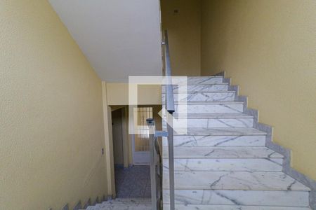 Apartamento para alugar com 65m², 2 quartos e 1 vagaEscada
