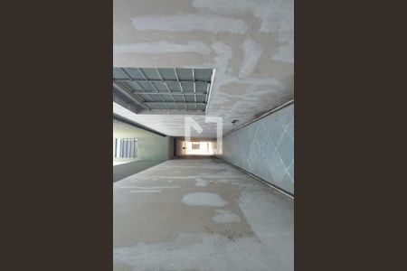 Casa à venda com 222m², 3 quartos e 2 vagasCorredor Lateral