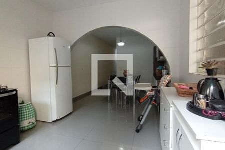 Casa à venda com 222m², 3 quartos e 2 vagasCozinha