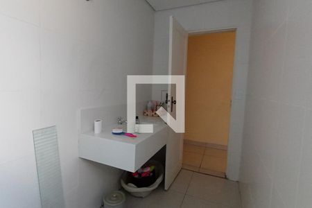 Casa à venda com 222m², 3 quartos e 2 vagasBanheiro 2