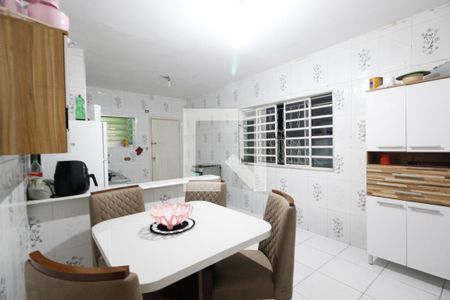 Casa à venda com 380m², 3 quartos e 3 vagasCozinha