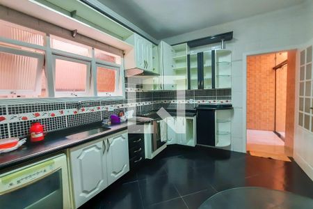 Casa à venda com 190m², 3 quartos e 3 vagas Casa à venda com 190m², 3 quartos e 3 vagasCozinha