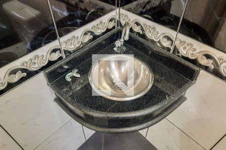 Casa à venda com 190m², 3 quartos e 3 vagas Casa à venda com 190m², 3 quartos e 3 vagasBanheiro da Suíte 1