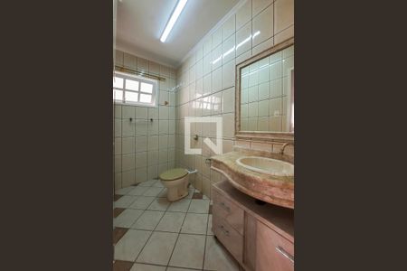 Casa à venda com 190m², 3 quartos e 3 vagas Casa à venda com 190m², 3 quartos e 3 vagasBanheiro Social