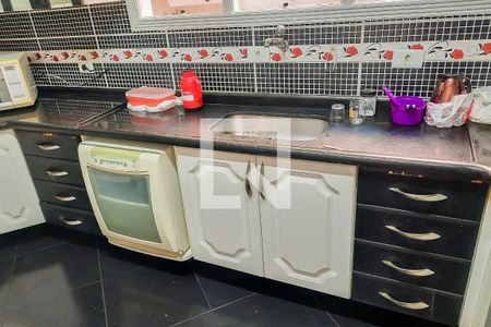 Casa à venda com 190m², 3 quartos e 3 vagas Casa à venda com 190m², 3 quartos e 3 vagasCozinha