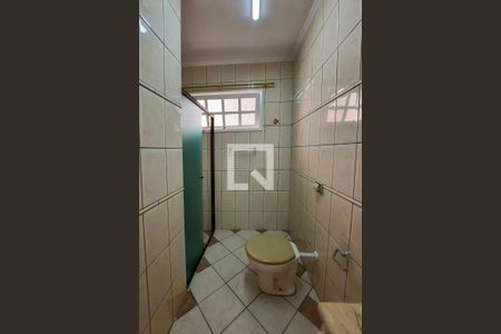 Casa à venda com 190m², 3 quartos e 3 vagas Casa à venda com 190m², 3 quartos e 3 vagasBanheiro Social