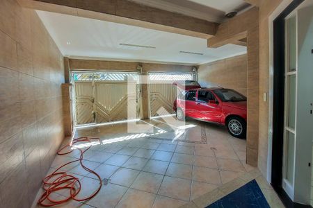 Casa à venda com 190m², 3 quartos e 3 vagas Casa à venda com 190m², 3 quartos e 3 vagasGaragem