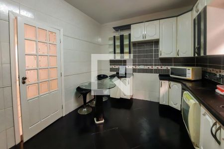 Casa à venda com 190m², 3 quartos e 3 vagas Casa à venda com 190m², 3 quartos e 3 vagasCozinha