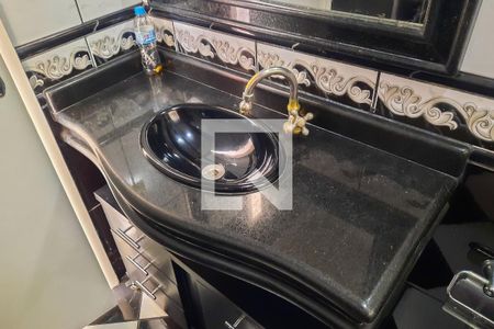 Casa à venda com 190m², 3 quartos e 3 vagas Casa à venda com 190m², 3 quartos e 3 vagasBanheiro da Suíte 2