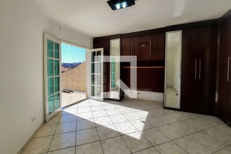 Casa à venda com 190m², 3 quartos e 3 vagas Casa à venda com 190m², 3 quartos e 3 vagasSuíte 2