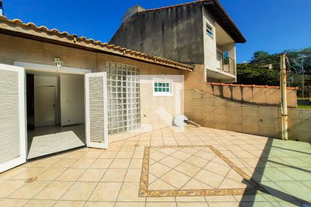 Casa à venda com 190m², 3 quartos e 3 vagas Casa à venda com 190m², 3 quartos e 3 vagasVaranda da Suíte 2