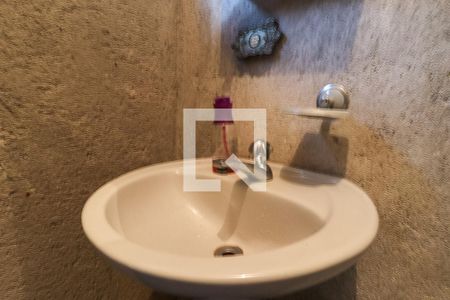 Casa à venda com 310m², 6 quartos e 3 vagasBanheiro do quintal