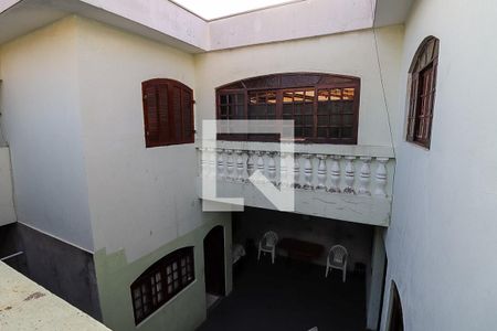 Casa à venda com 310m², 6 quartos e 3 vagasPassarela do quintal para a edícula