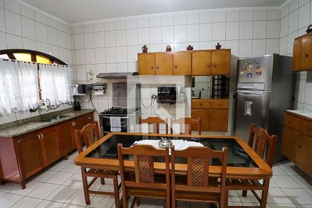 Casa à venda com 310m², 6 quartos e 3 vagasCozinha