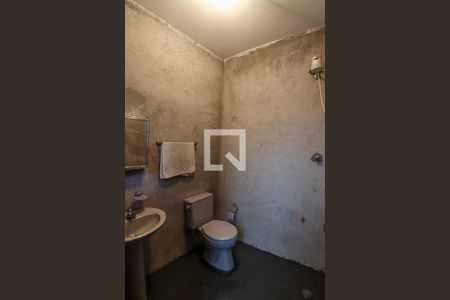 Casa à venda com 310m², 6 quartos e 3 vagasBanheiro do quintal