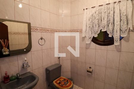 Casa à venda com 310m², 6 quartos e 3 vagasLavabo do térreo