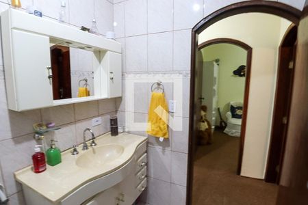 Casa à venda com 310m², 6 quartos e 3 vagasBanheiro Social do 2° andar