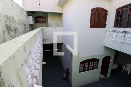 Casa à venda com 310m², 6 quartos e 3 vagasPassarela do quintal para a edicula