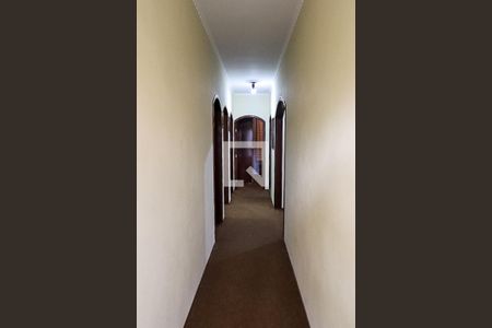 Casa à venda com 310m², 6 quartos e 3 vagasCorredor dos quartos