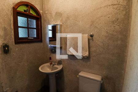 Casa à venda com 310m², 6 quartos e 3 vagasBanheiro do quintal