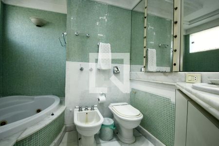 Apartamento à venda com 137m², 3 quartos e 1 vagaBanheiro da Suíte