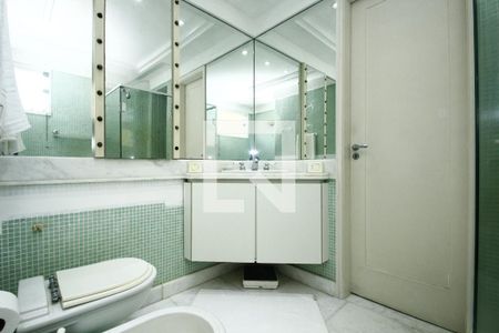 Apartamento à venda com 137m², 3 quartos e 1 vagaBanheiro da Suíte