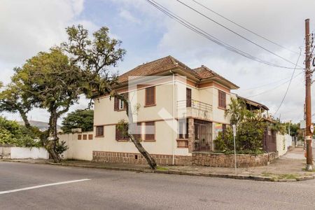 Casa à venda com 500m², 4 quartos e 4 vagasFachada